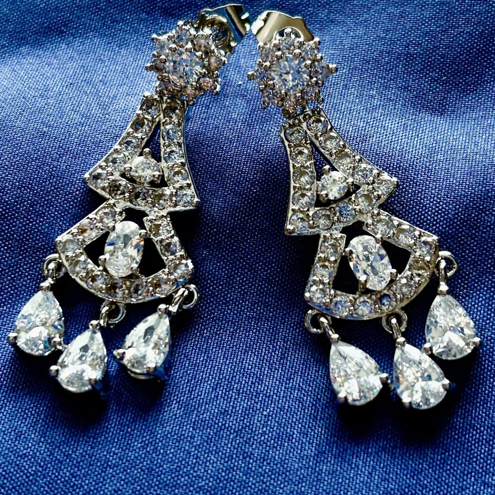 Sparkling Silver-Tone Chandelier Earrings: Art Deco-Inspired Glamour, Pierced